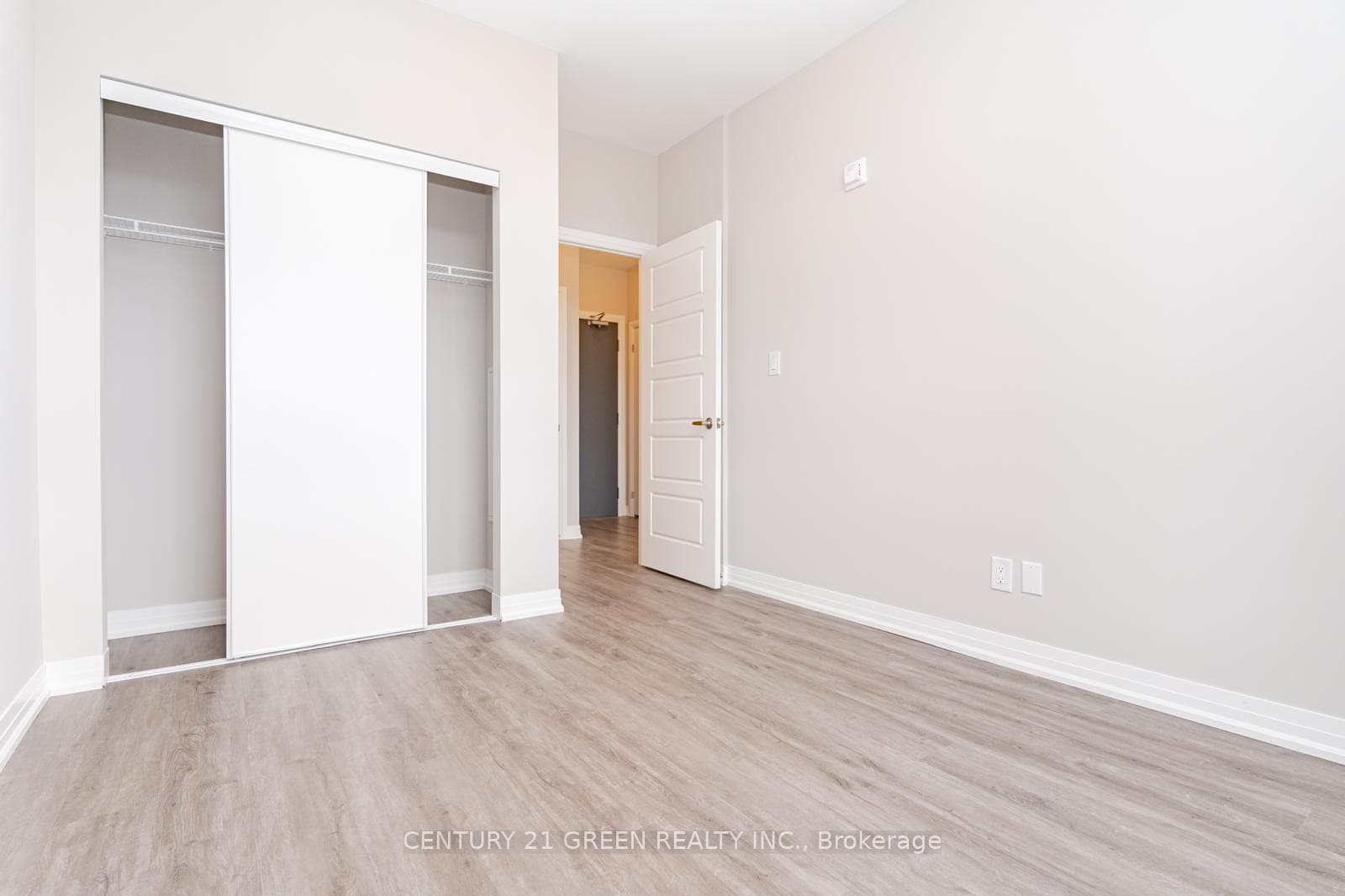 3285 Carding Mill Trail Unit 401 photo 22