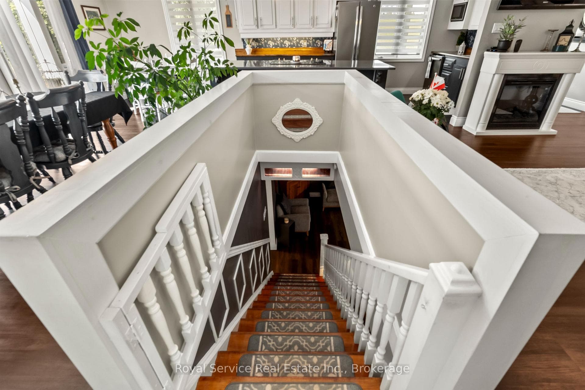 876 Hutchison Drive photo 24