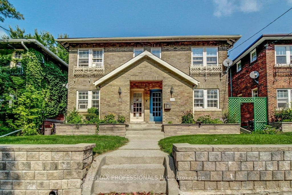 220 Millwood Road Unit Lower photo 1