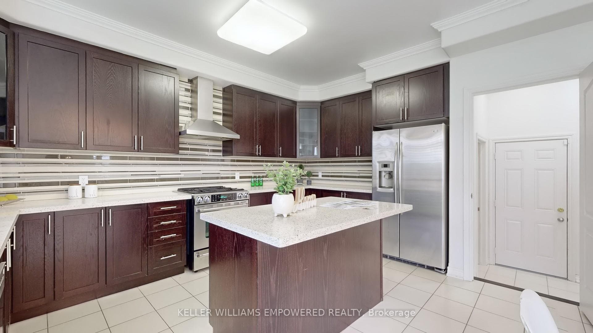 100 Blackwell Crescent photo 6