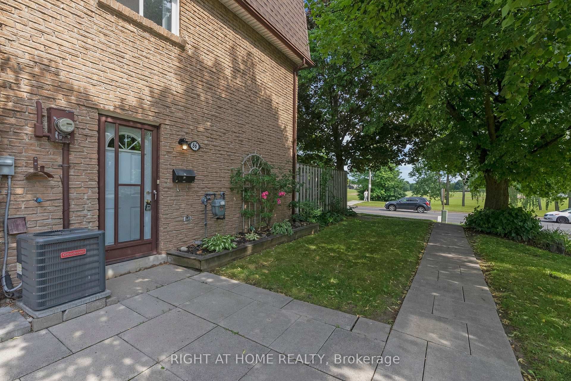 321 Blackthorn Street Unit 86 photo 27