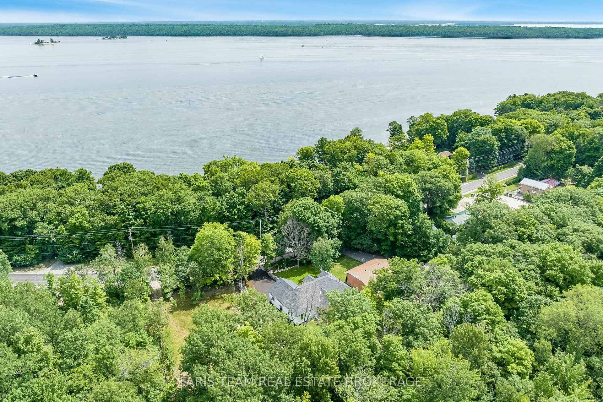 1532 Champlain Road photo 49