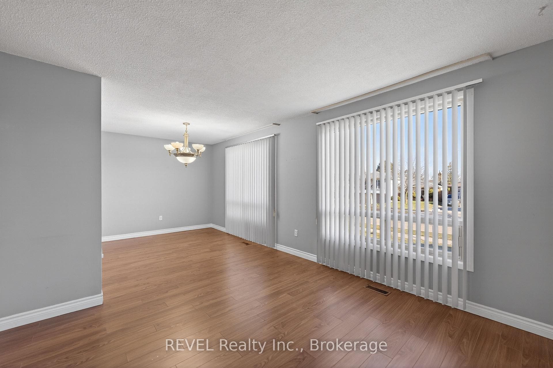 19 Lynwood Drive photo 11