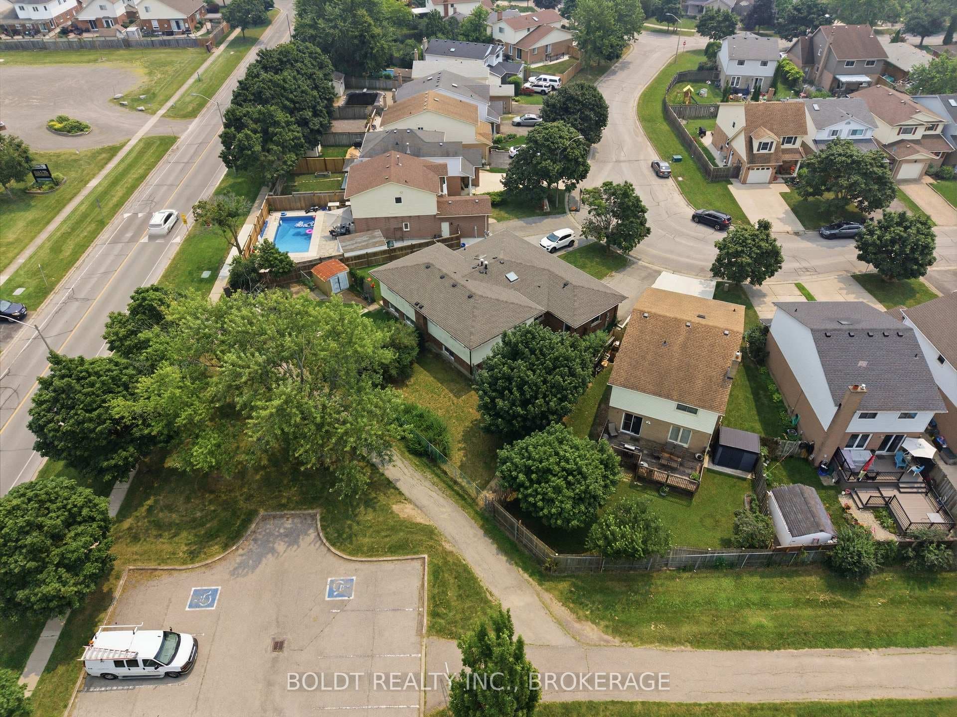44 Culligan Crescent photo 45