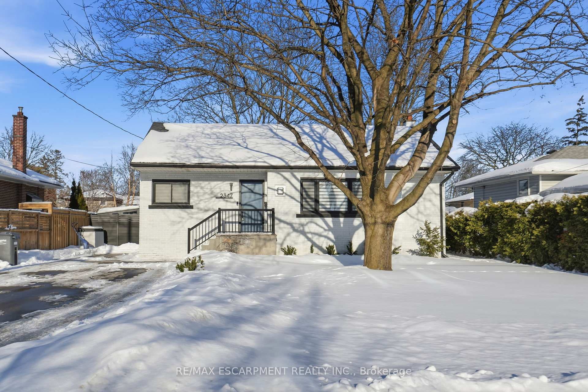 2347 Sharron Street photo 2