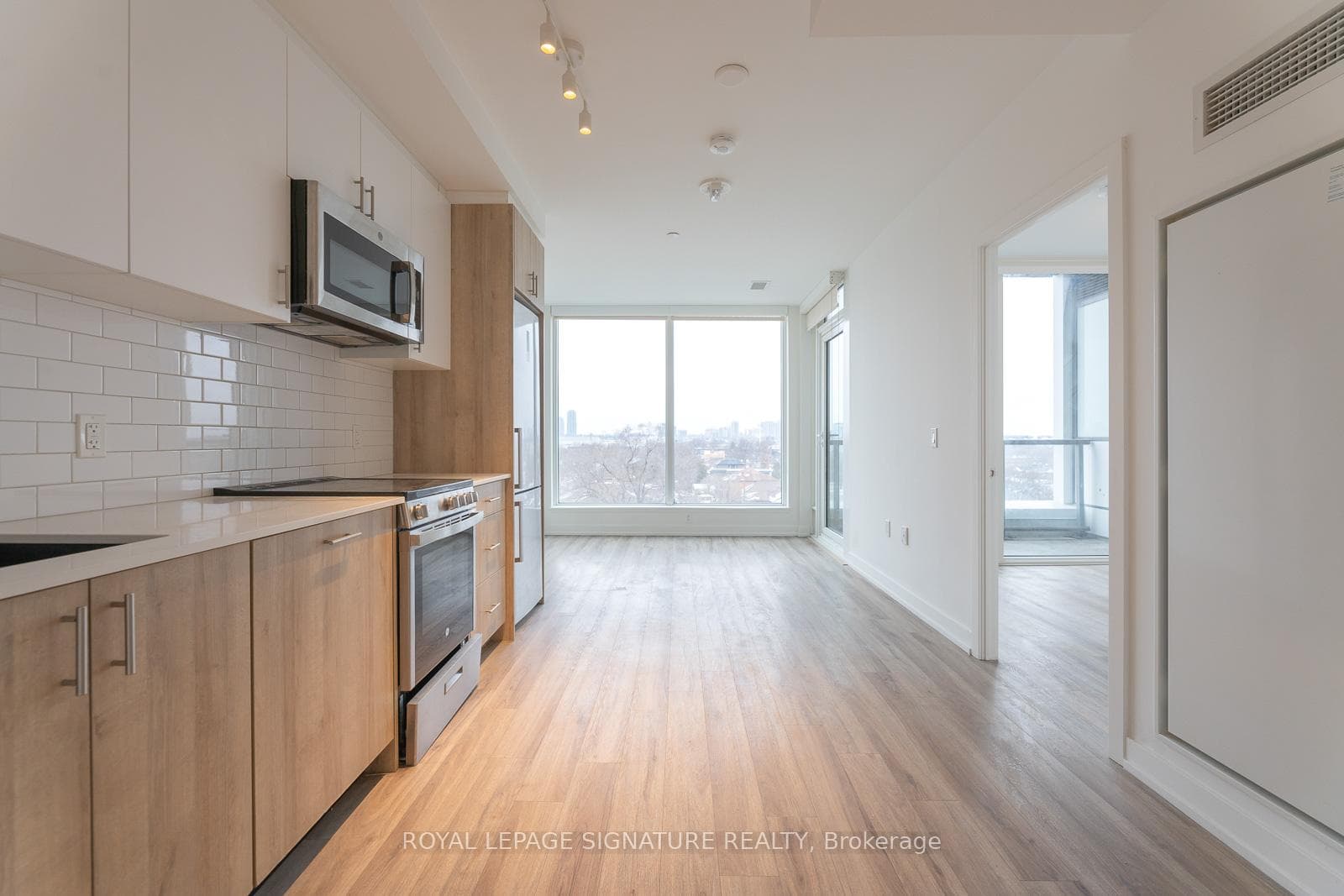 1195 The Queensway N/A Unit 606 photo 14