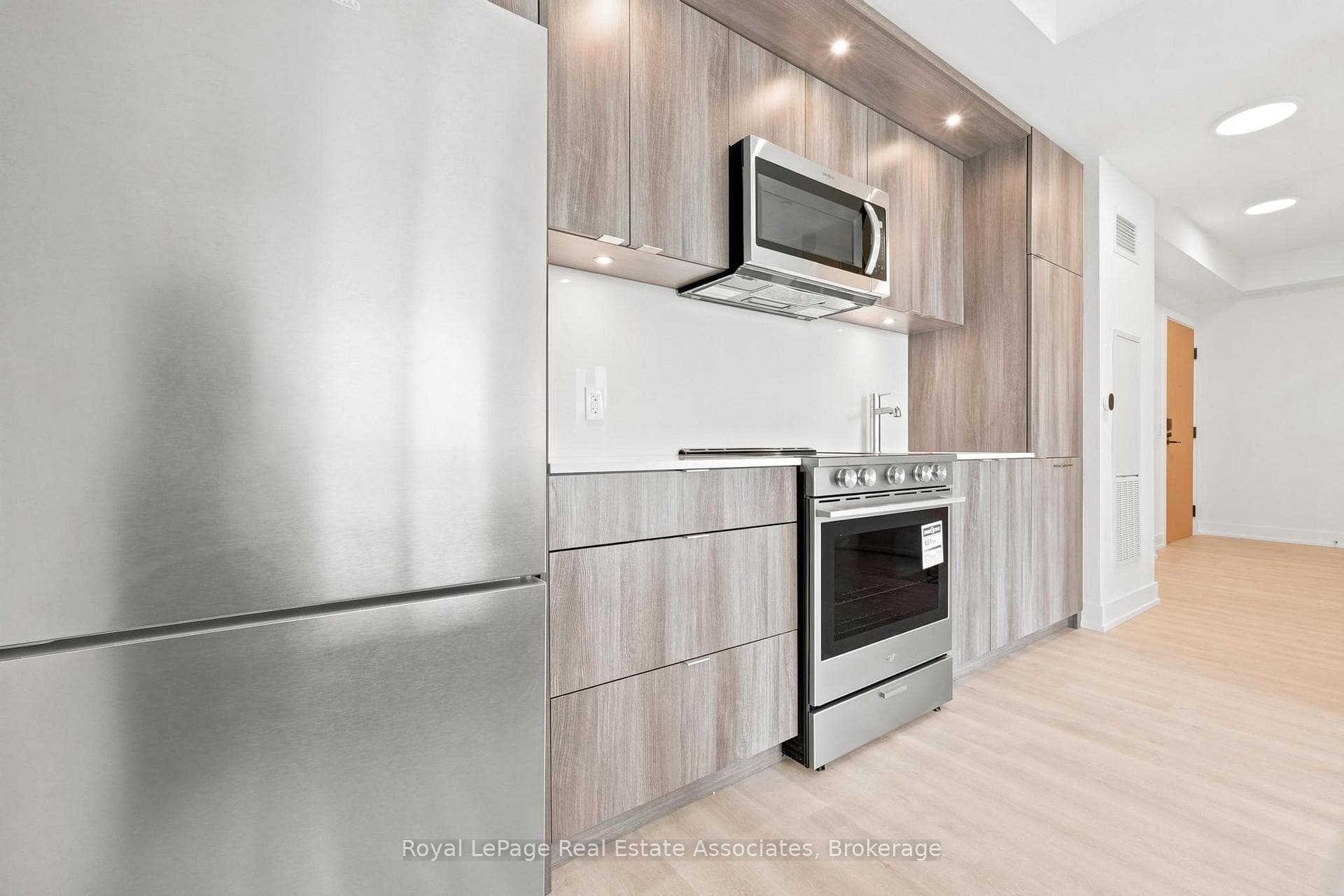 25 Cordova Avenue Unit 1812 photo 5