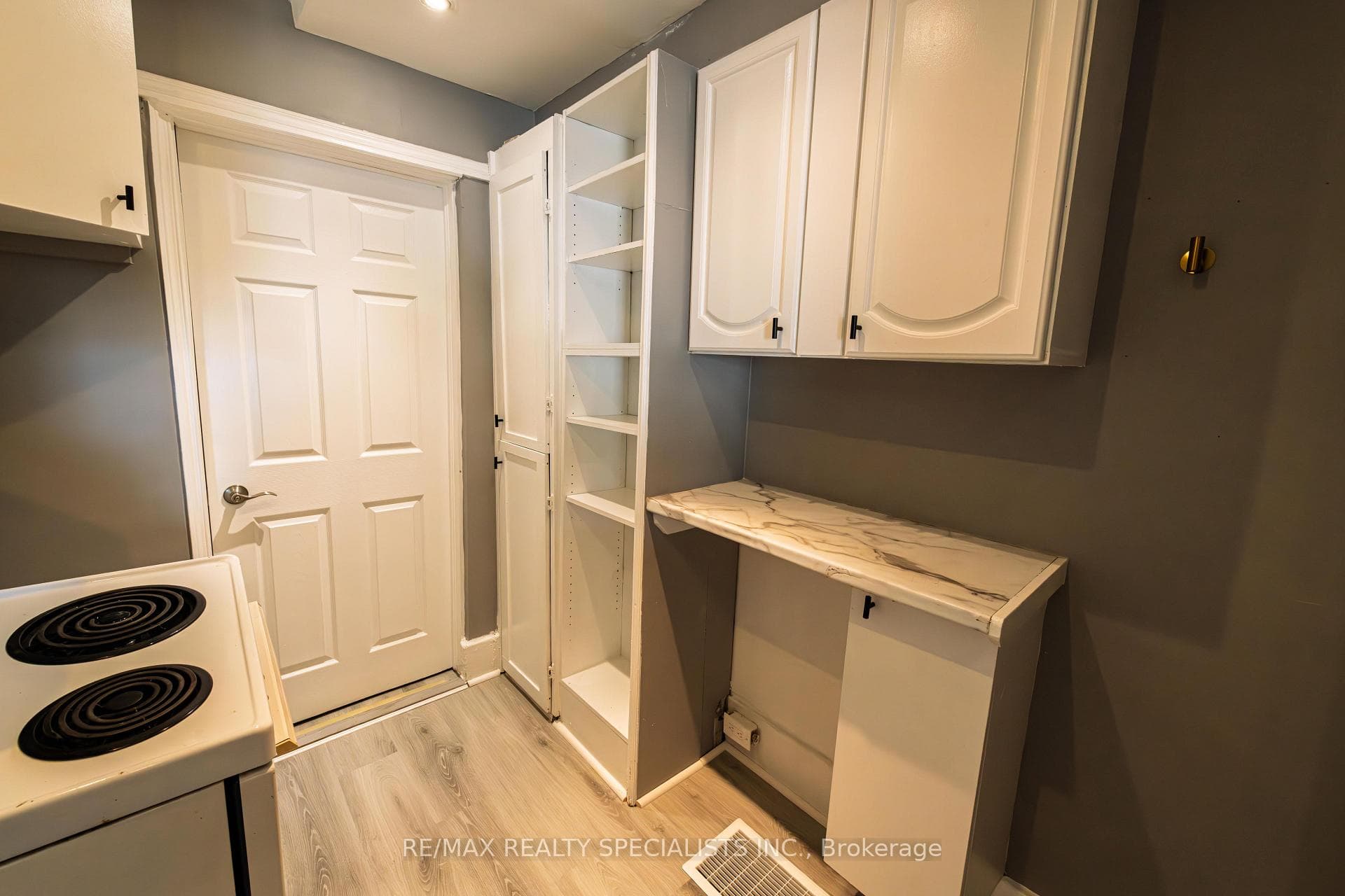 332 Elm Avenue photo 19