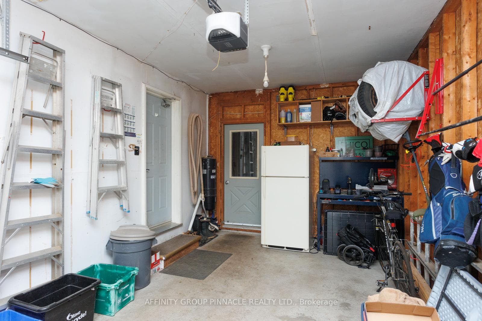 53 Madill Crescent photo 34