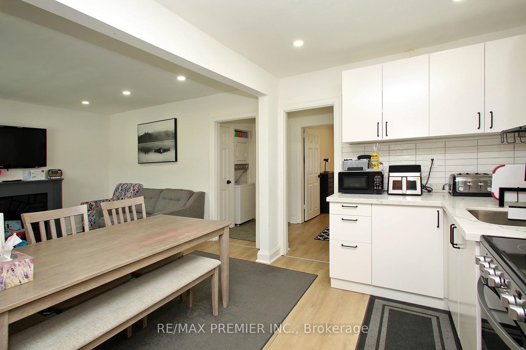 624 McRoberts Avenue photo 8