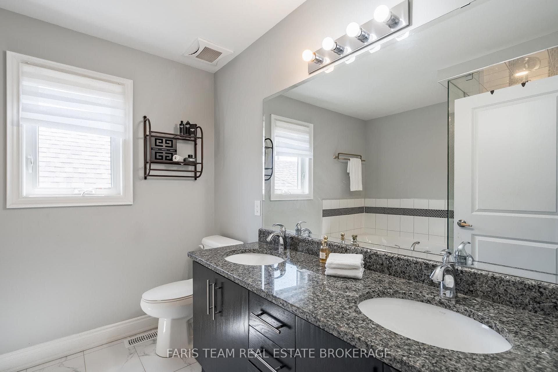 236 Eighth Avenue photo 28