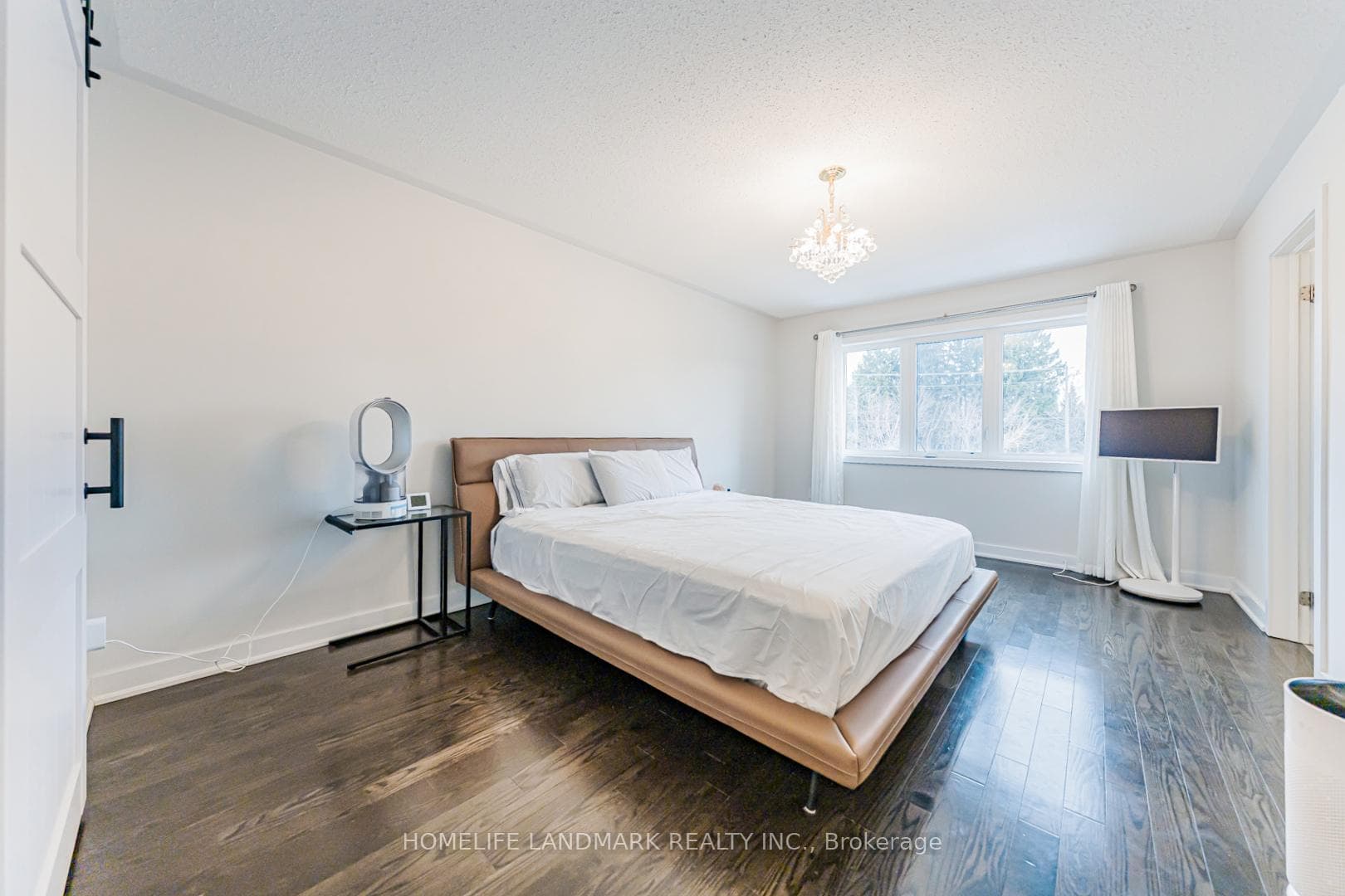 62 Helliwell Crescent photo 36