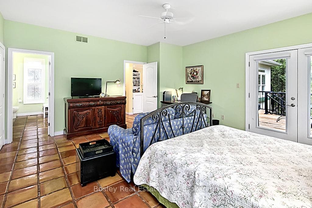 96 Moore Crescent photo 25