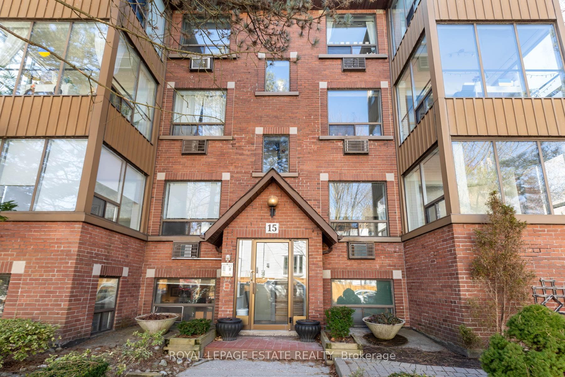 15 Violet Avenue Unit #2 photo 2
