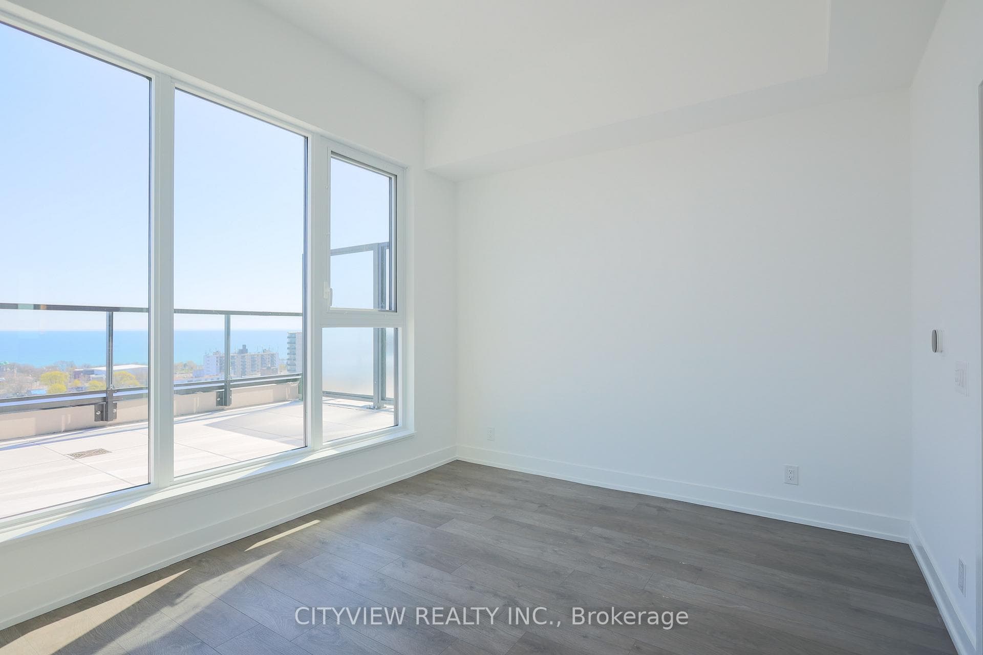 270 Dufferin Street Unit PH5 photo 28