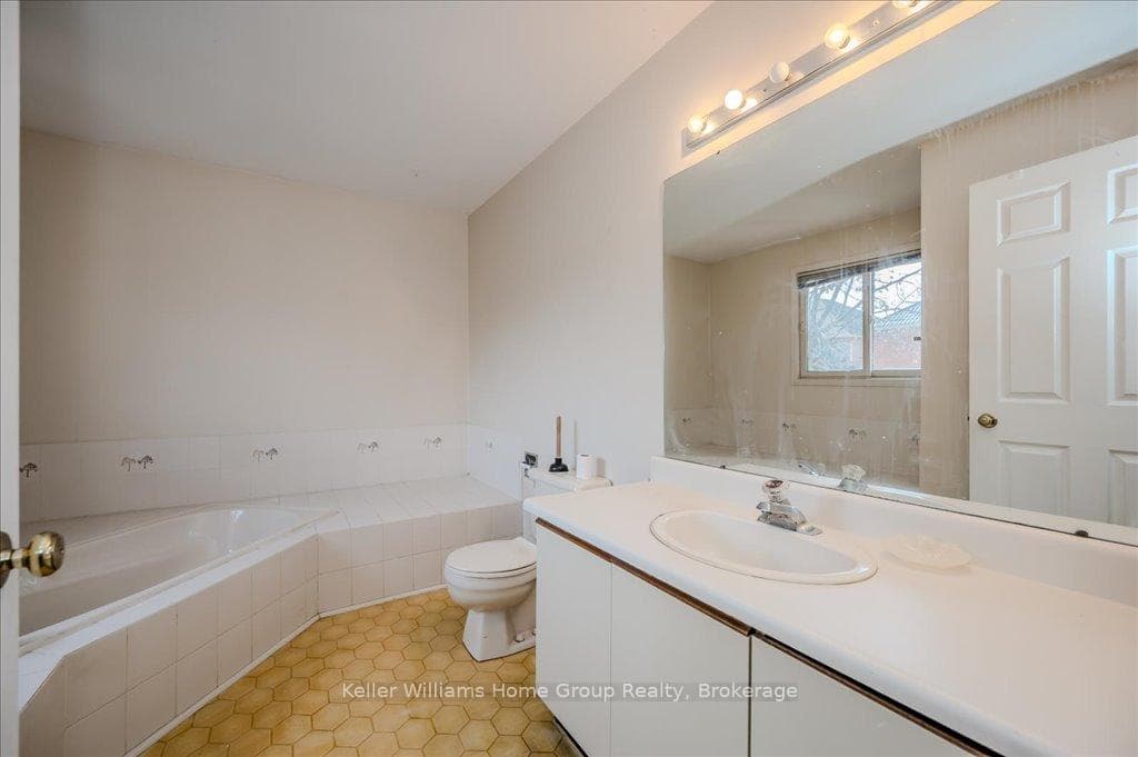 83 Lord Simcoe Drive photo 27