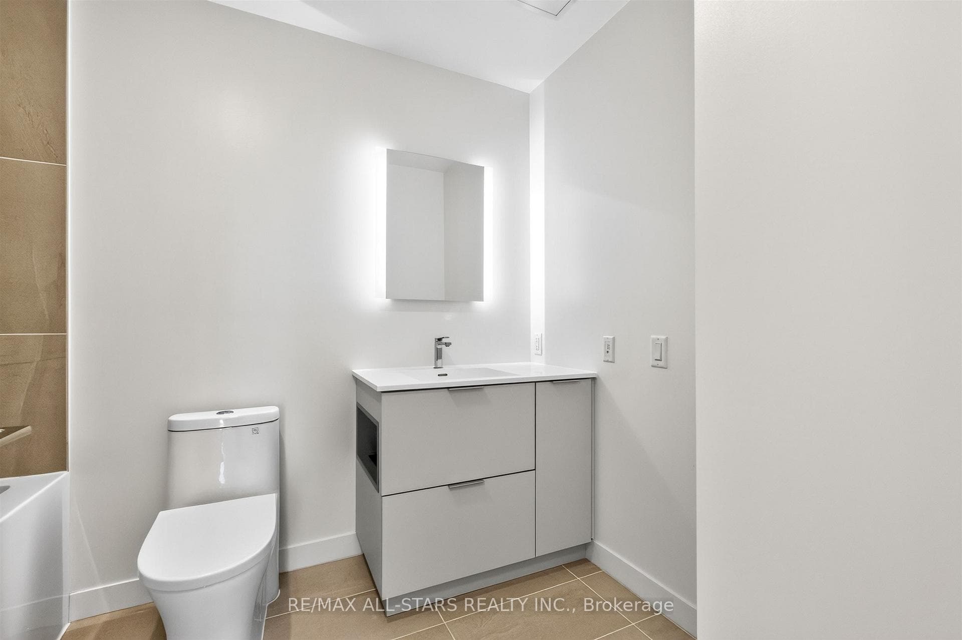 185 Alberta Avenue photo 24