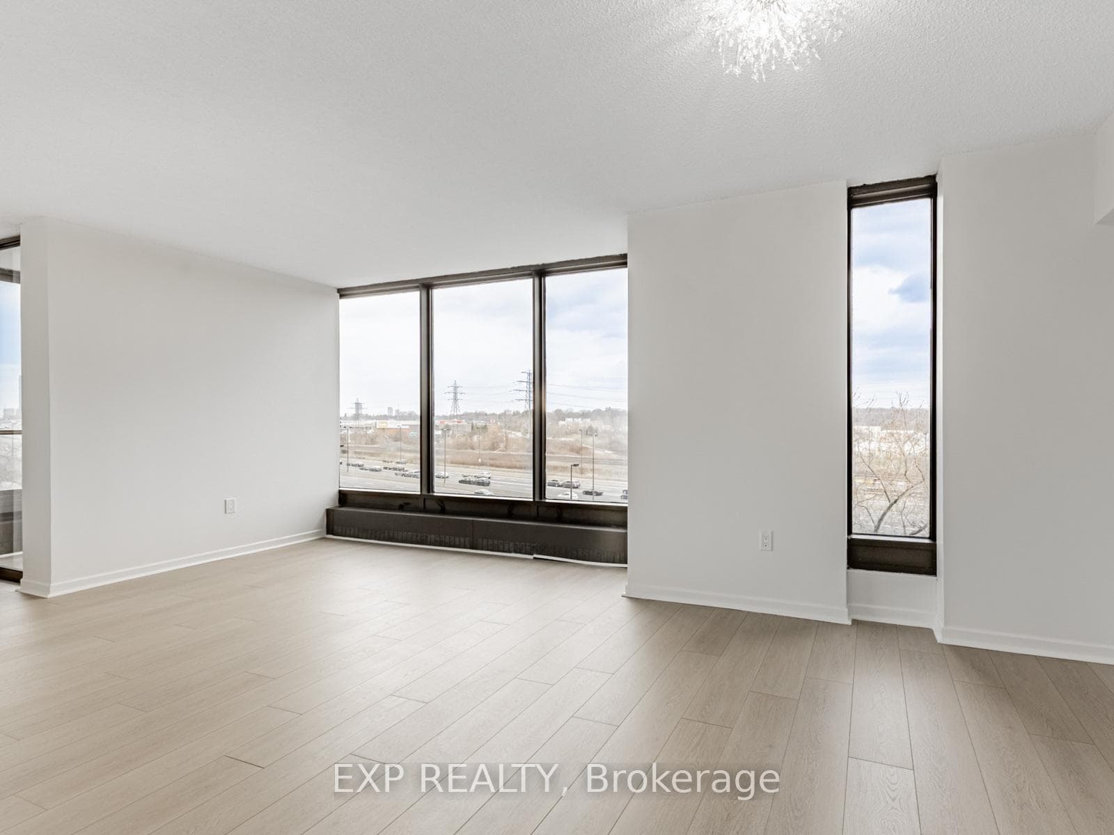 2045 Lake Shore Boulevard Unit 609 photo 14