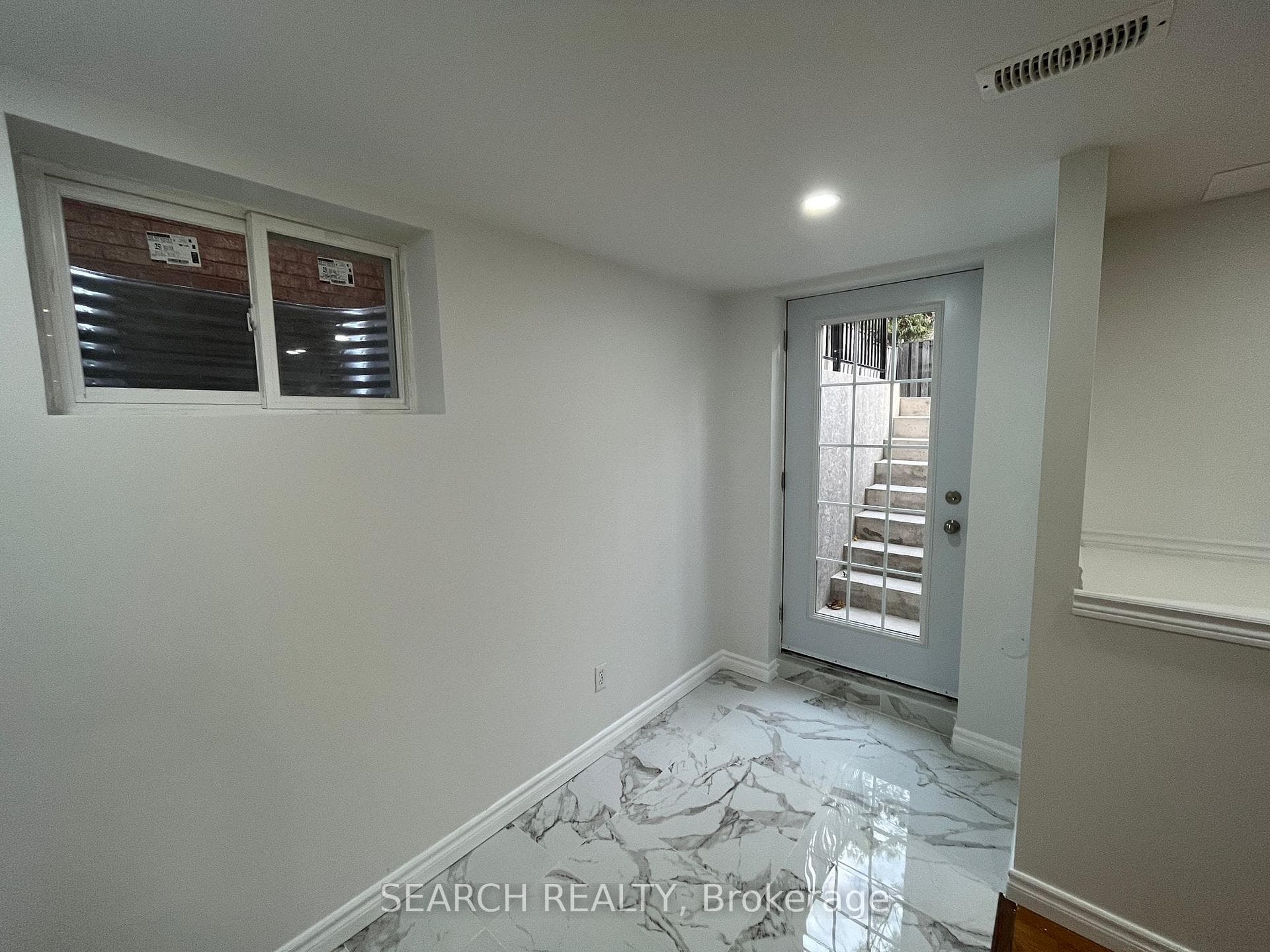 17 Glenheather Terrace Unit Bsmt photo 6