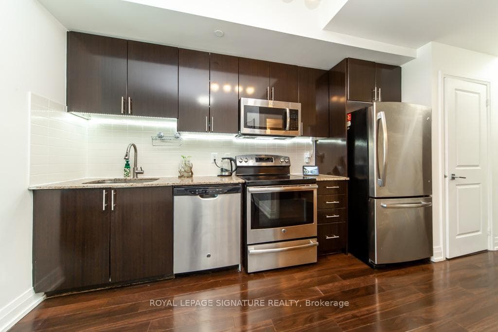 7165 Yonge Street Unit 905 photo 19