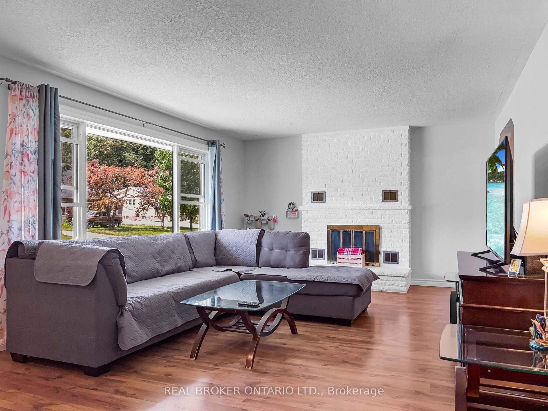 21 Richard Avenue photo 3