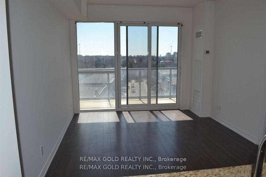 15 James Finlay Way Unit 733 photo 14