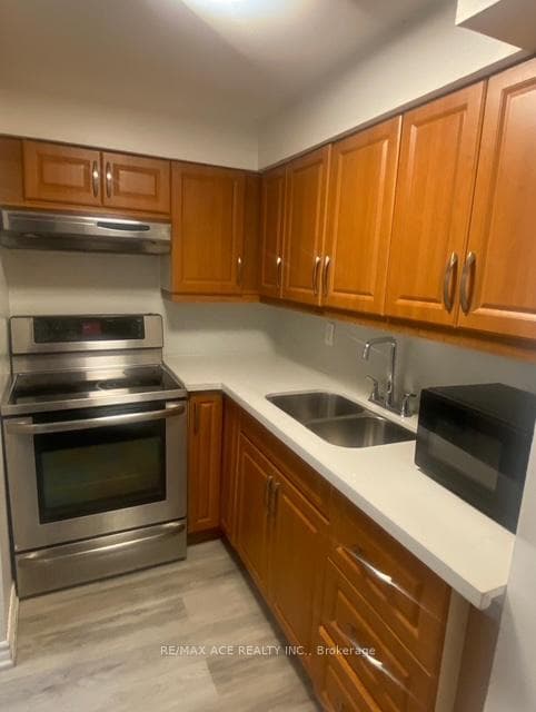 178 Ravenscroft Road Unit Bsmt photo 2
