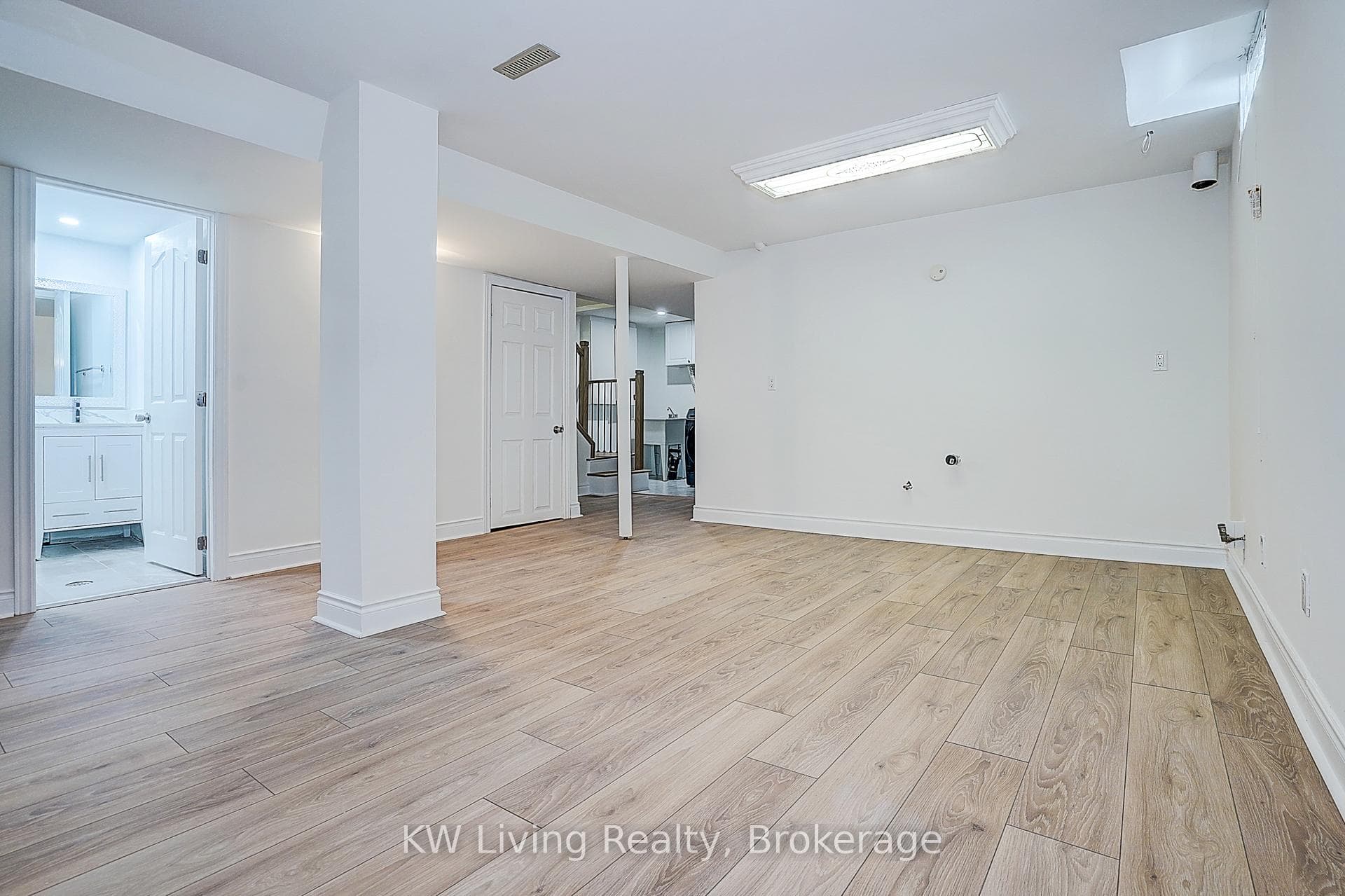 132 Northolt Crescent photo 44
