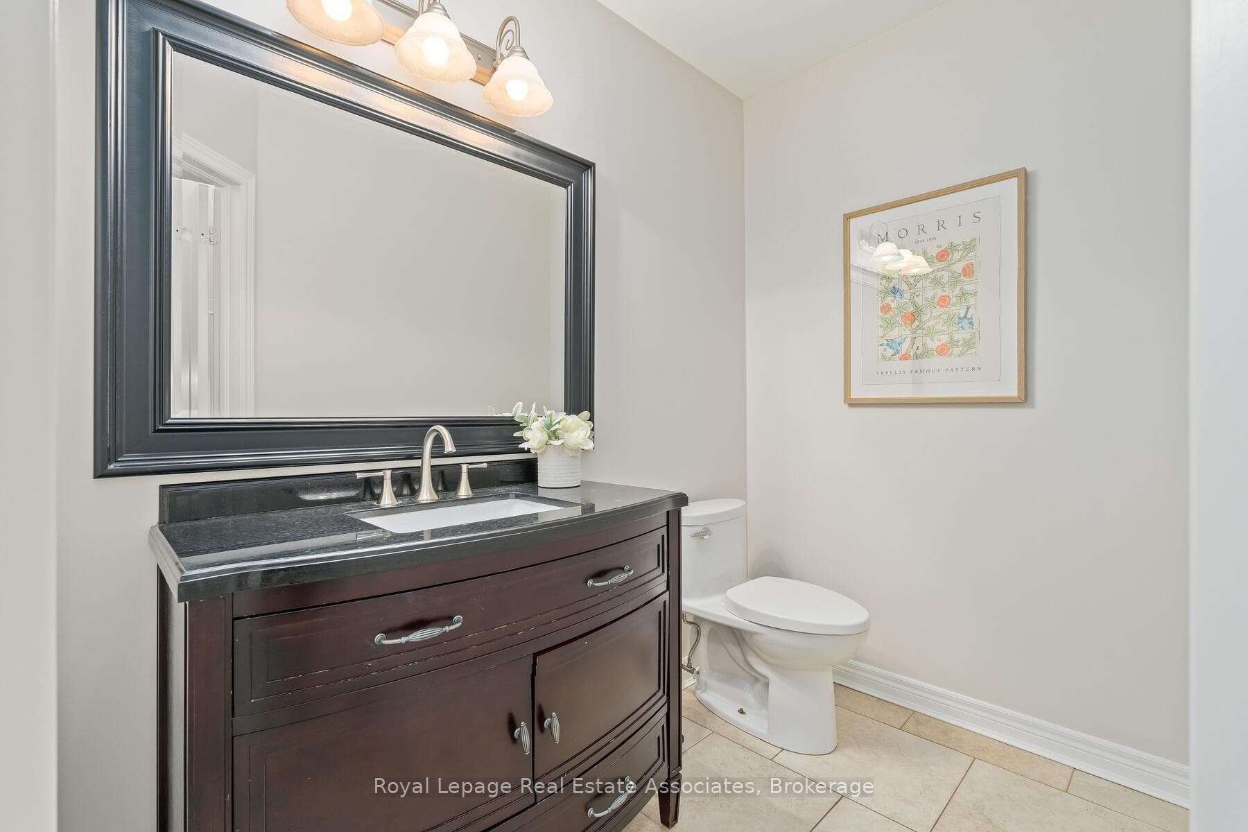 27 Royal Ridge Crescent photo 16