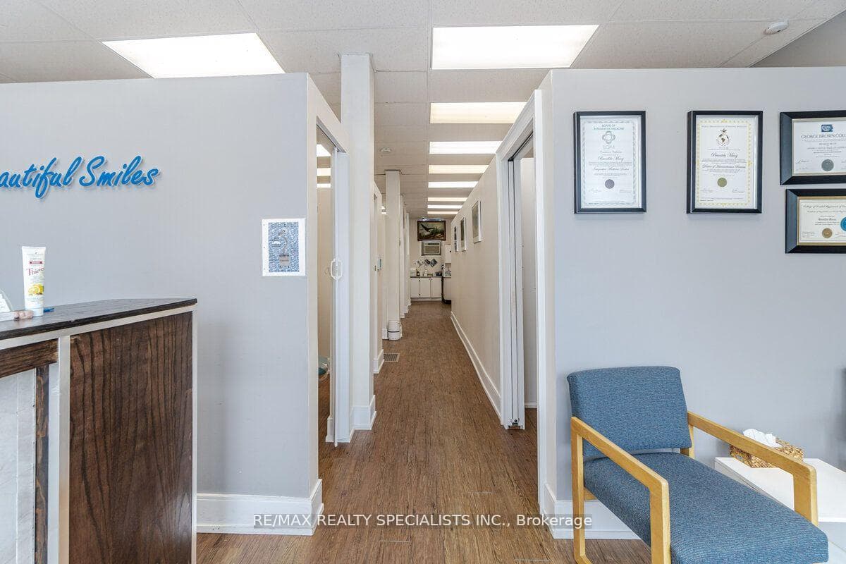 521 Guelph Street photo 3
