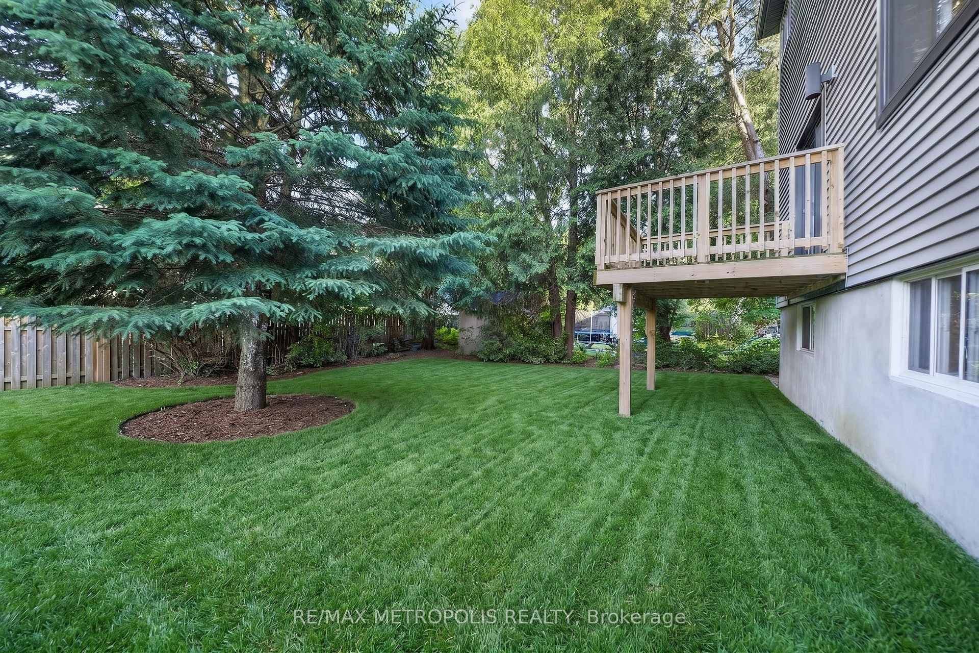 55 Russ Street photo 28