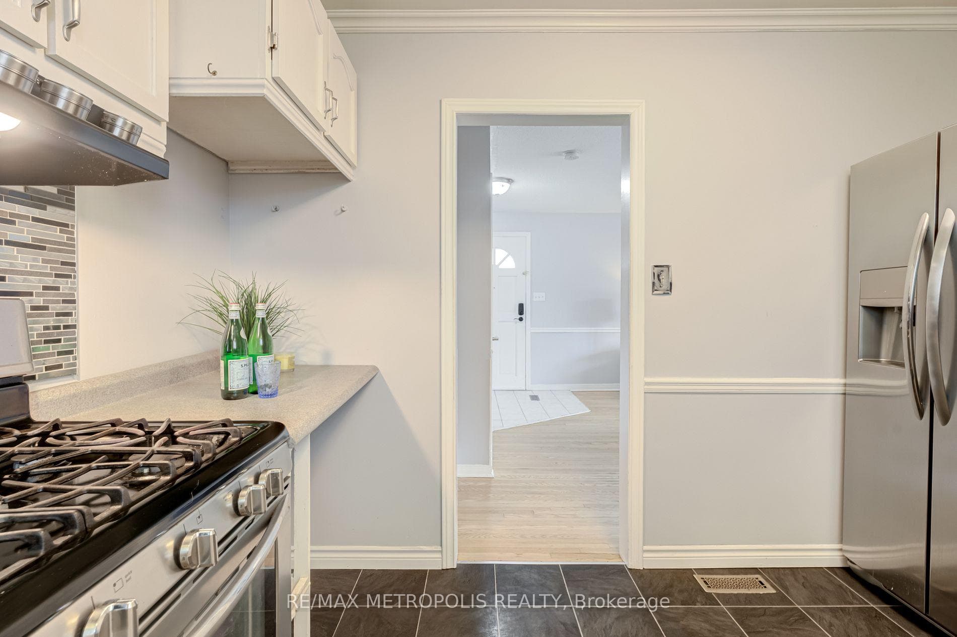 287 Waverly Street Unit Main photo 12