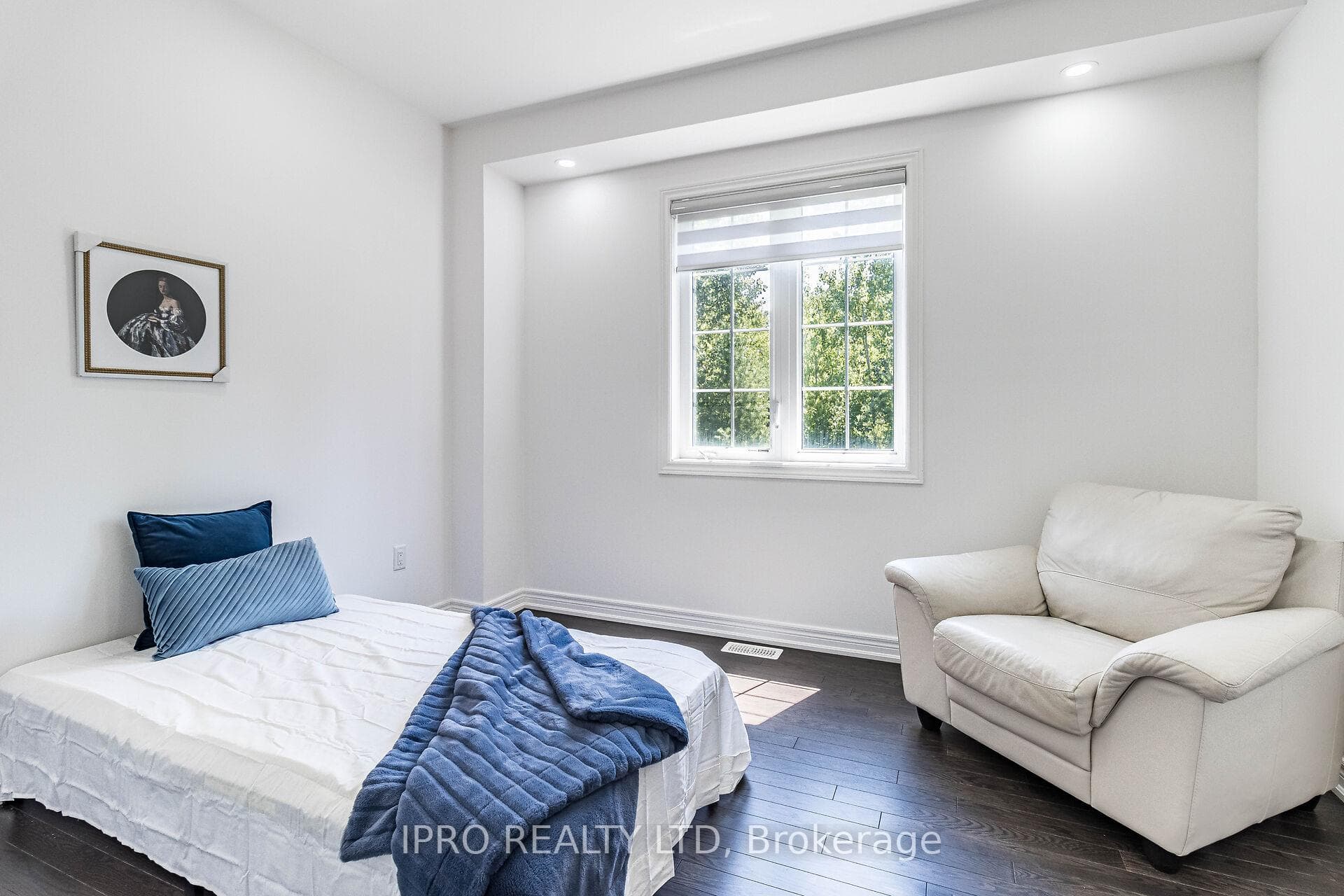 34 Ezra Crescent photo 14