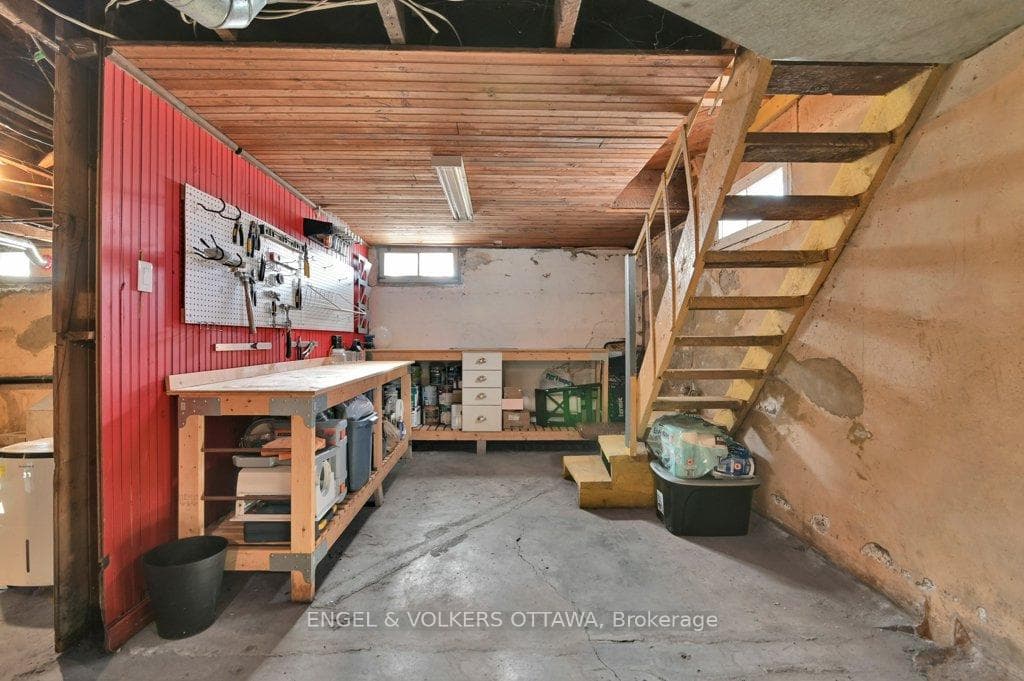 650 Churchill Avenue photo 32