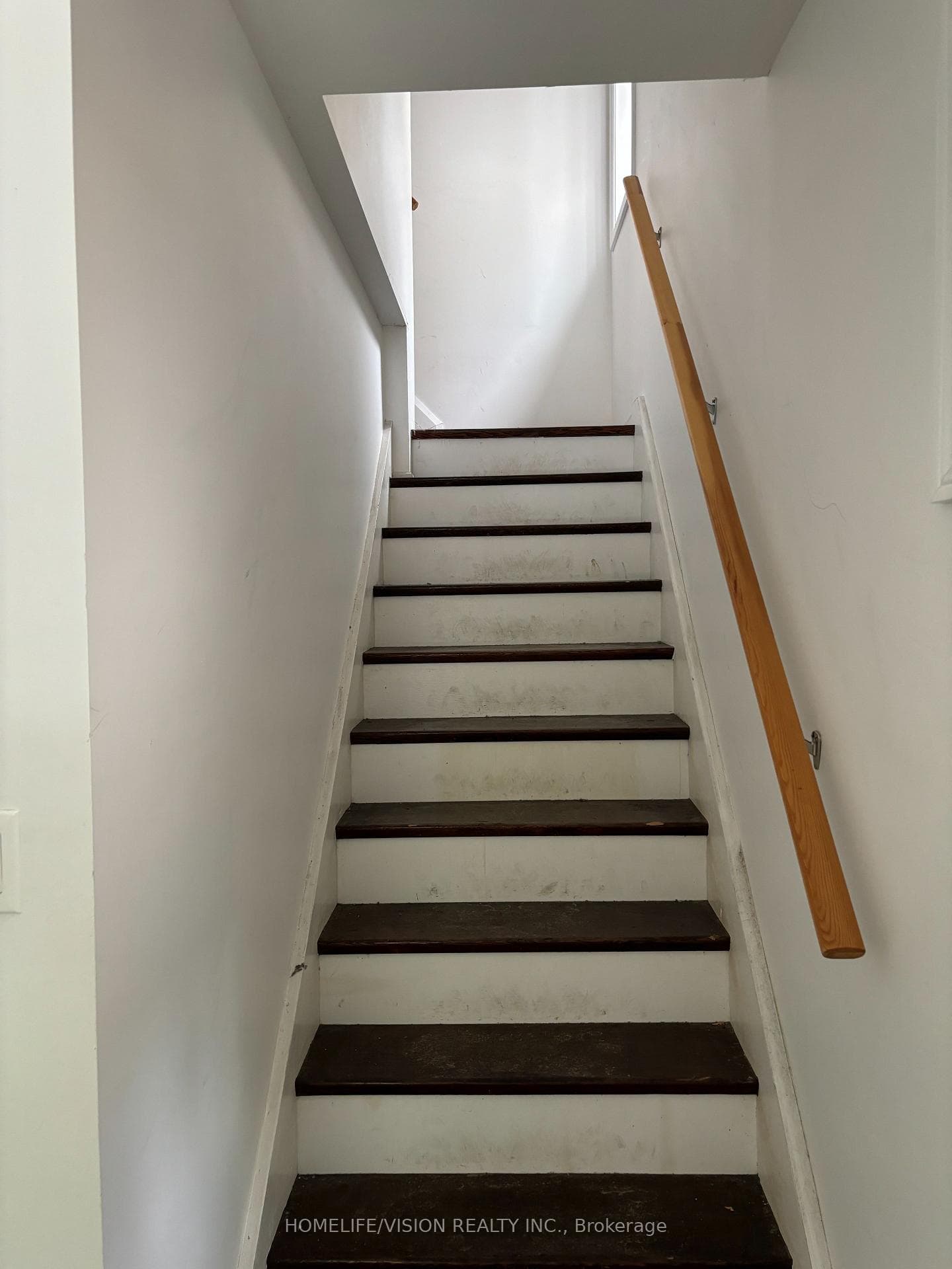 143 Belgravia Avenue Unit Upper S photo 3
