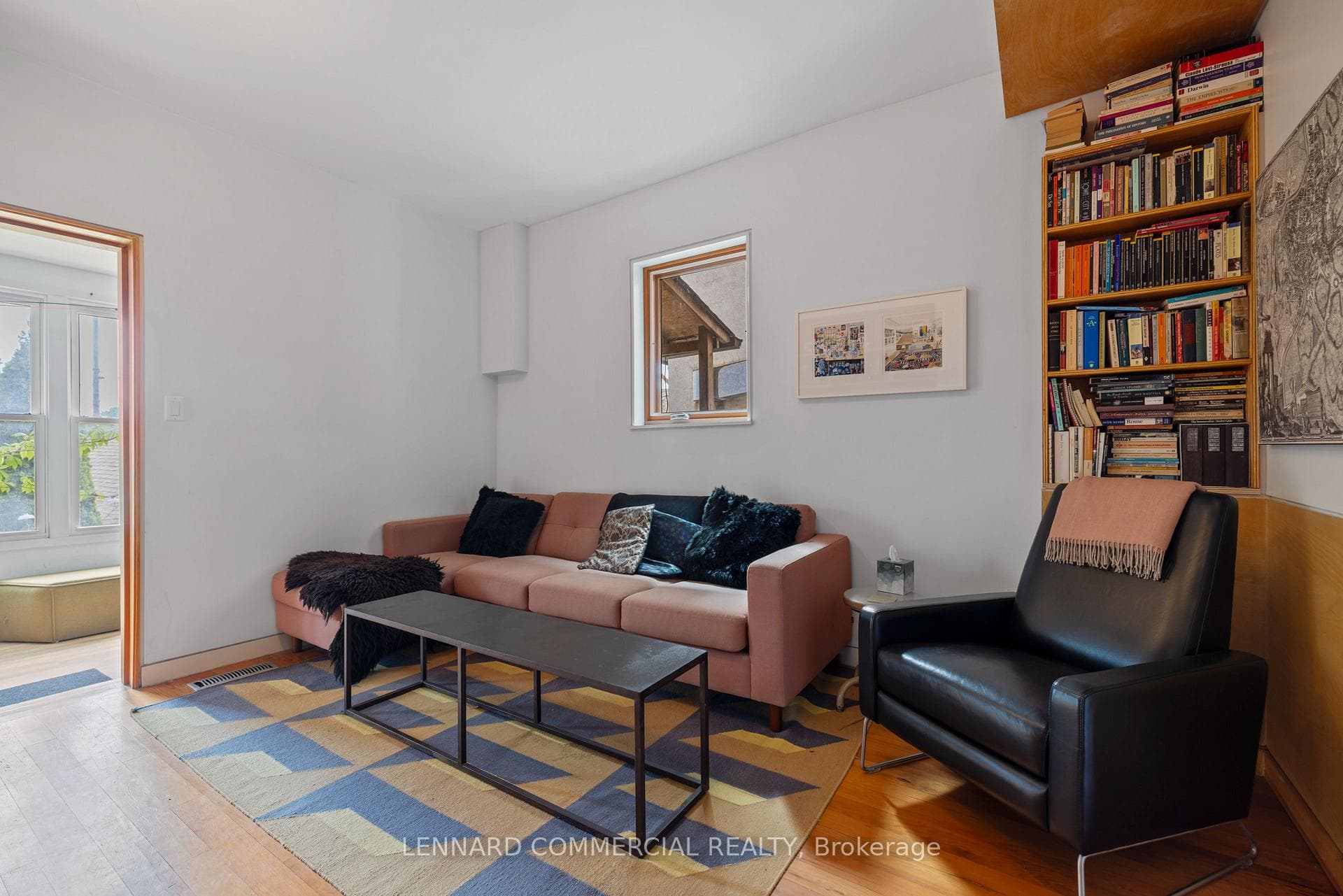 1157 Davenport Road photo 6