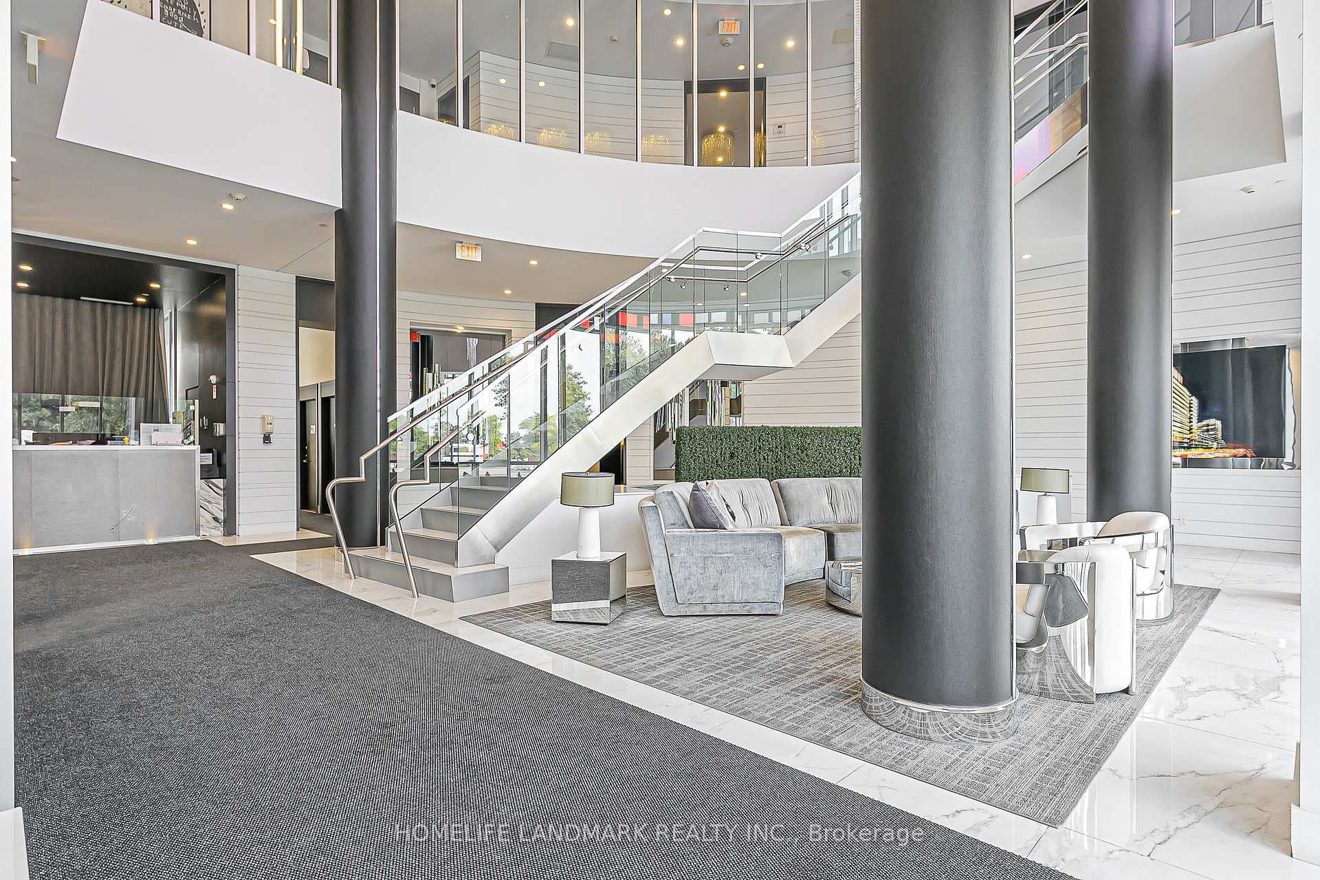 9471 Yonge Street Unit 503 photo 9