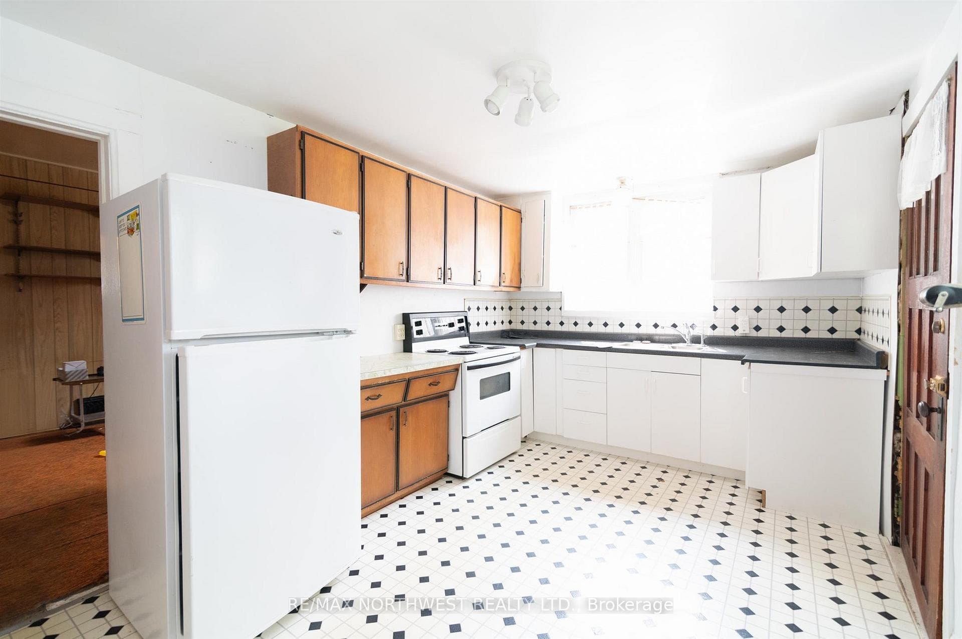 16 Rupert Road photo 12