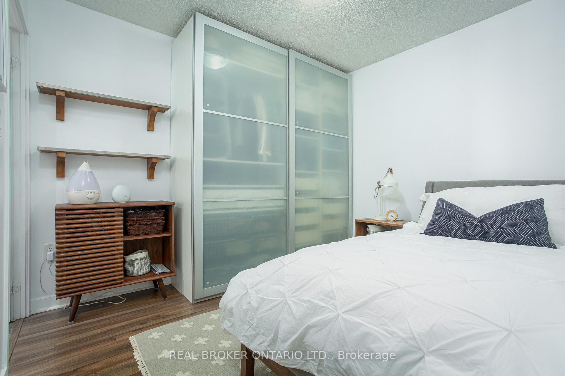 4K Spadina Avenue Unit 1710 photo 21