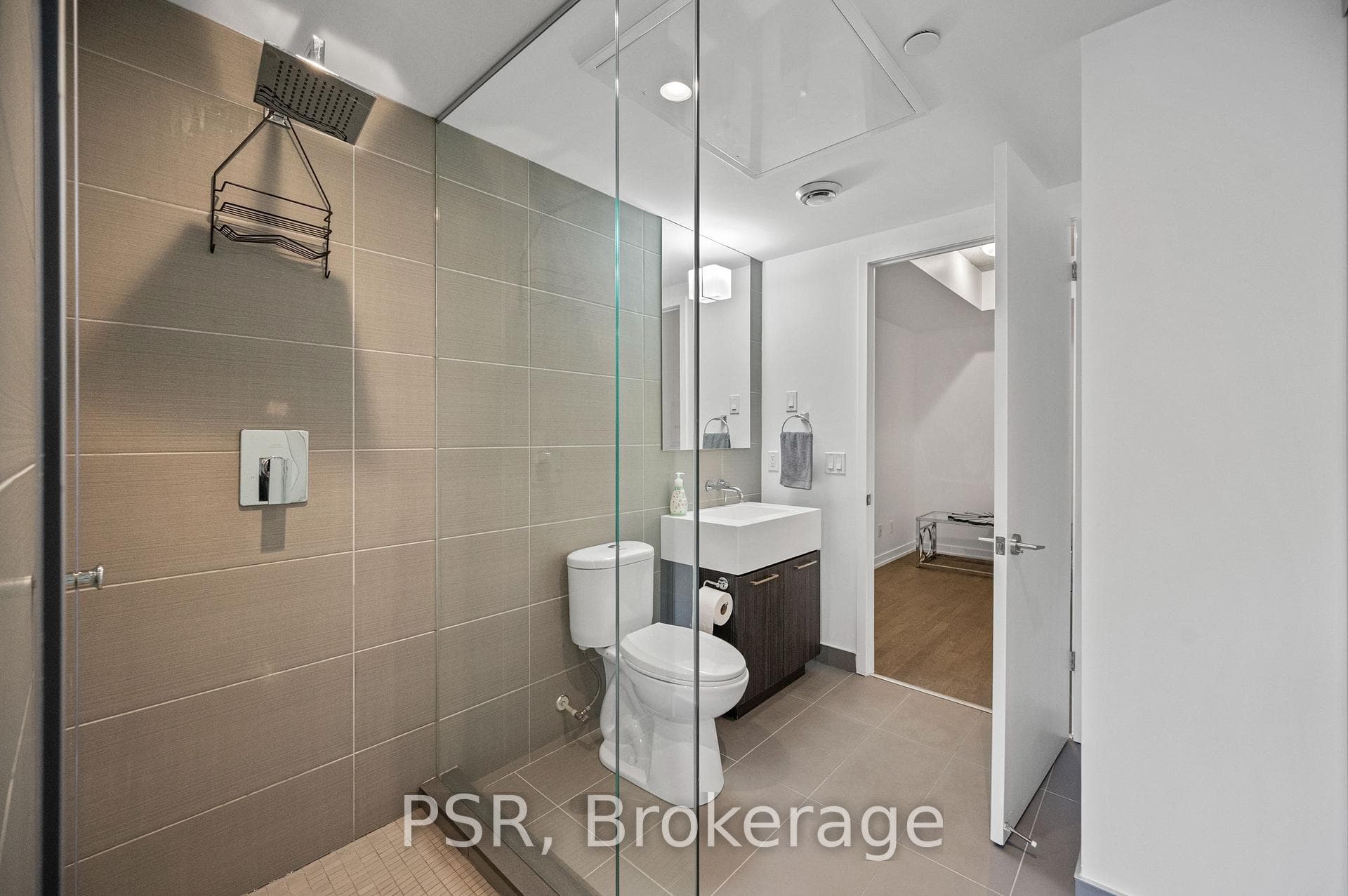 560 King Street Unit 407 photo 22