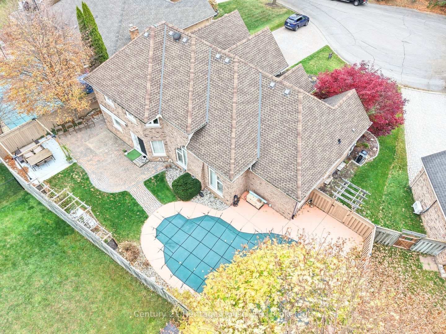 Front view of the property in Summer/Fall