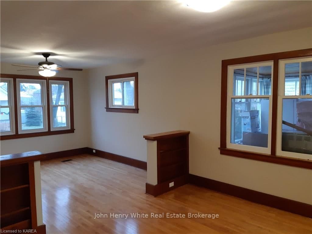 233 GARDEN Street photo 6