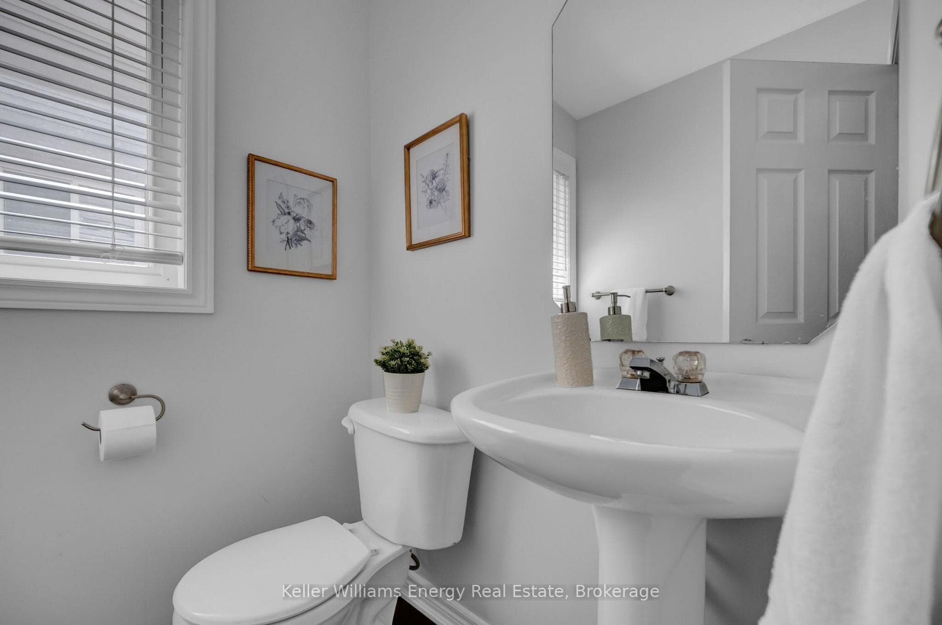 1502 Clearbrook Drive photo 6