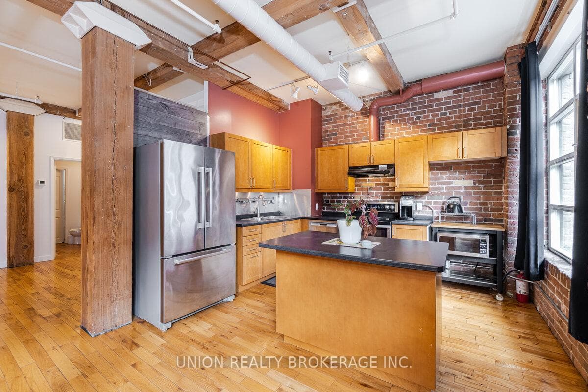 90 Sherbourne Street Unit 207 photo 13
