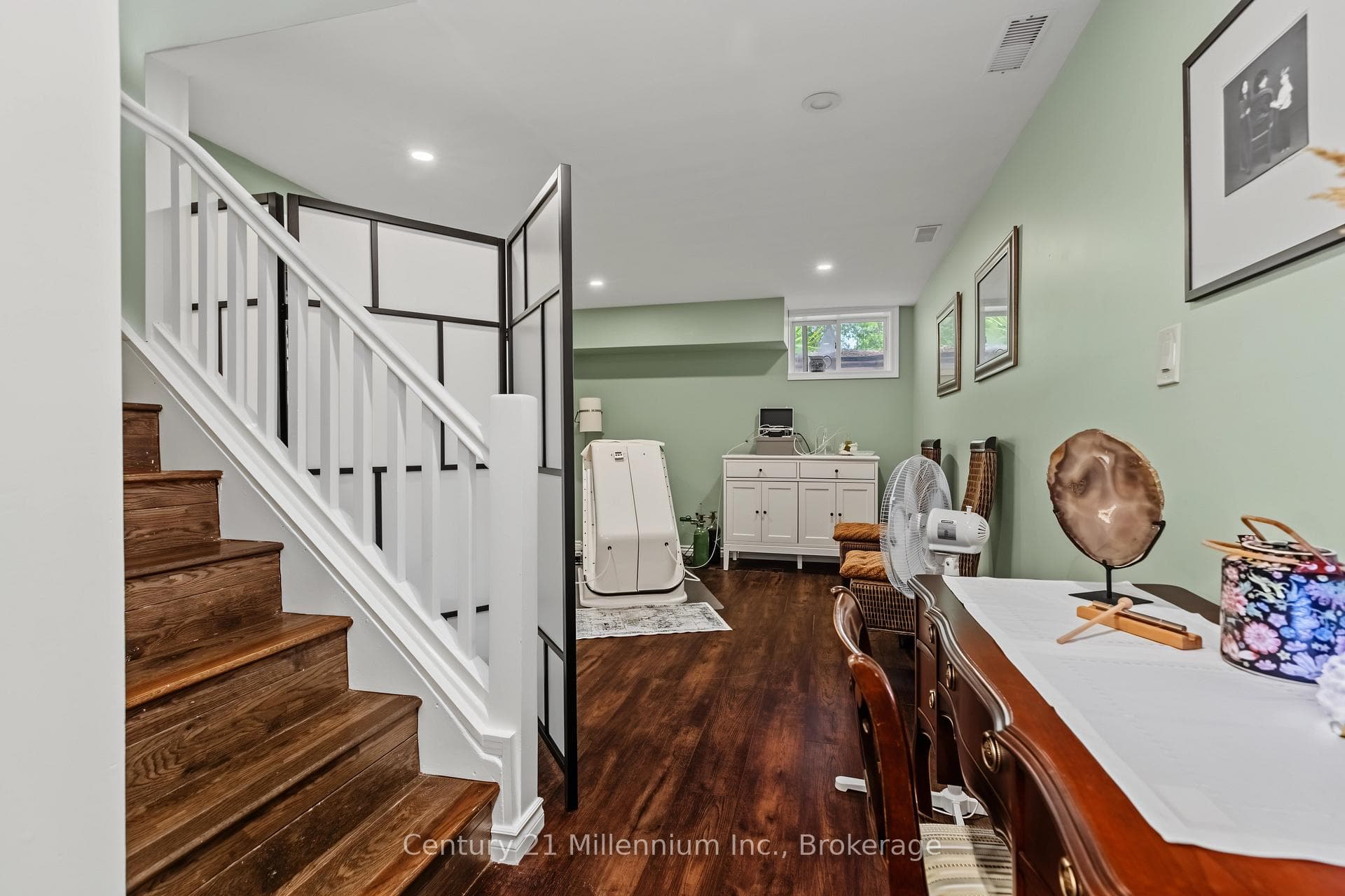 414681 Baseline Road photo 34