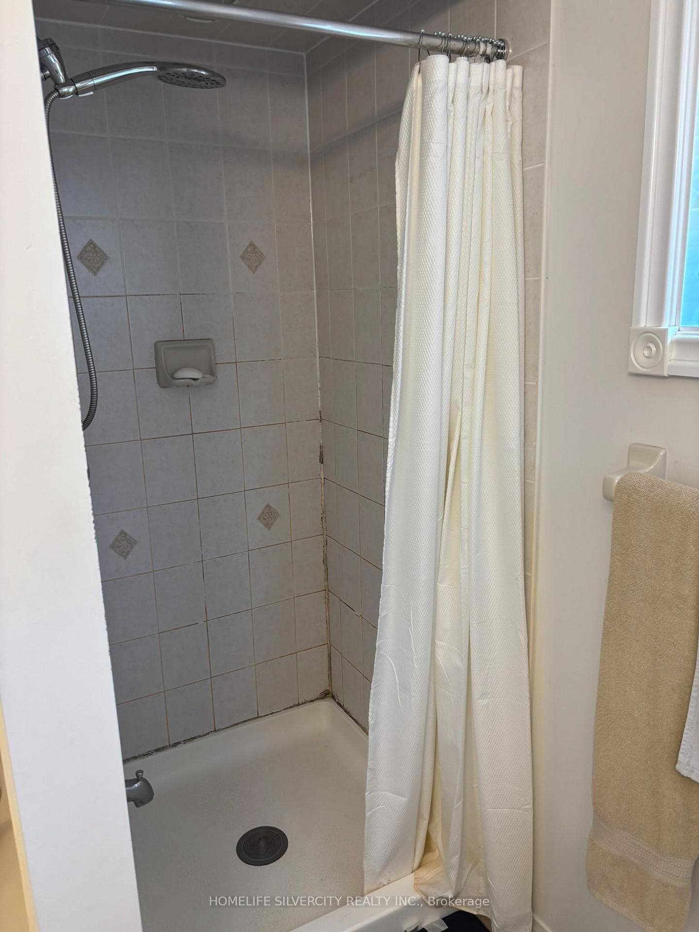 111 Edward Jeffreys Avenue photo 15