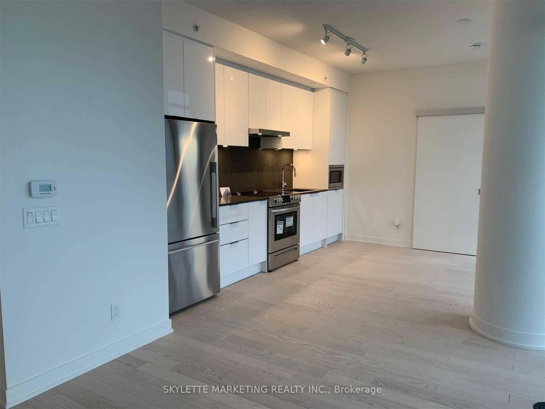 25 Richmond Street Unit 3016 photo 8