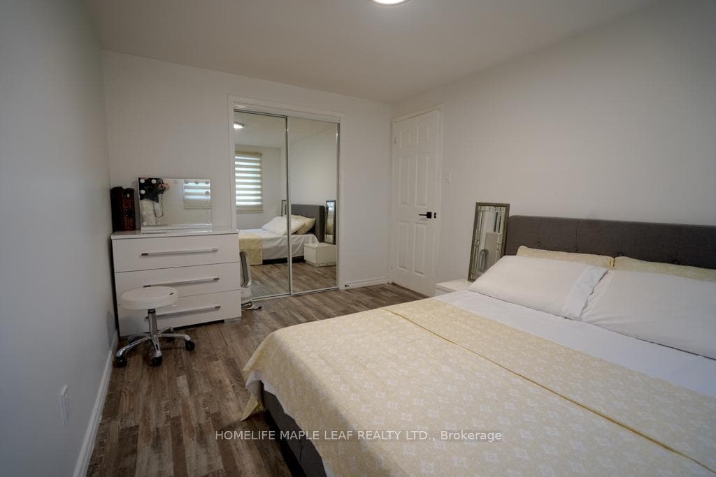 147 Muriel Crescent photo 16