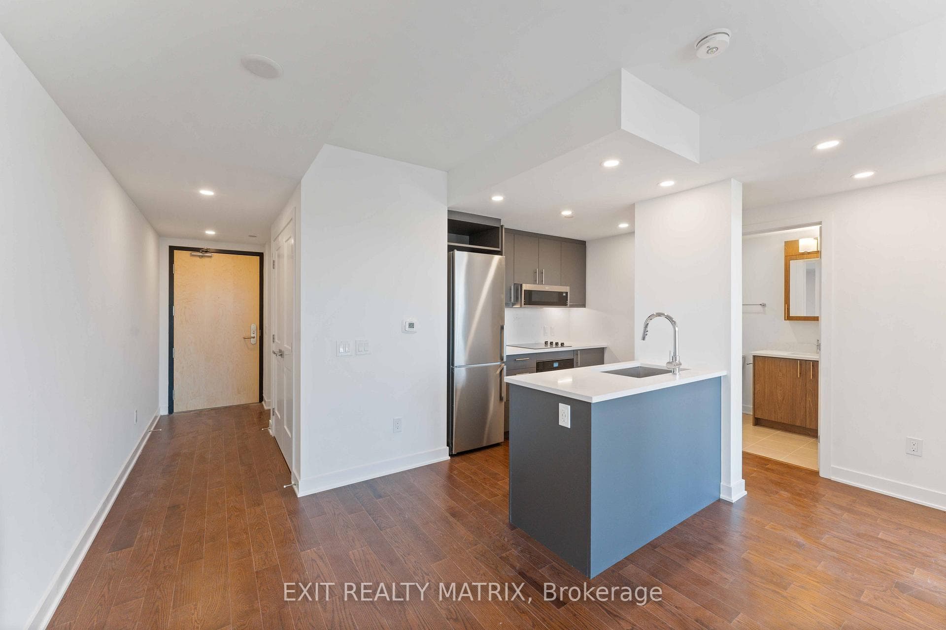 340 Queen Street Unit 2302 photo 4