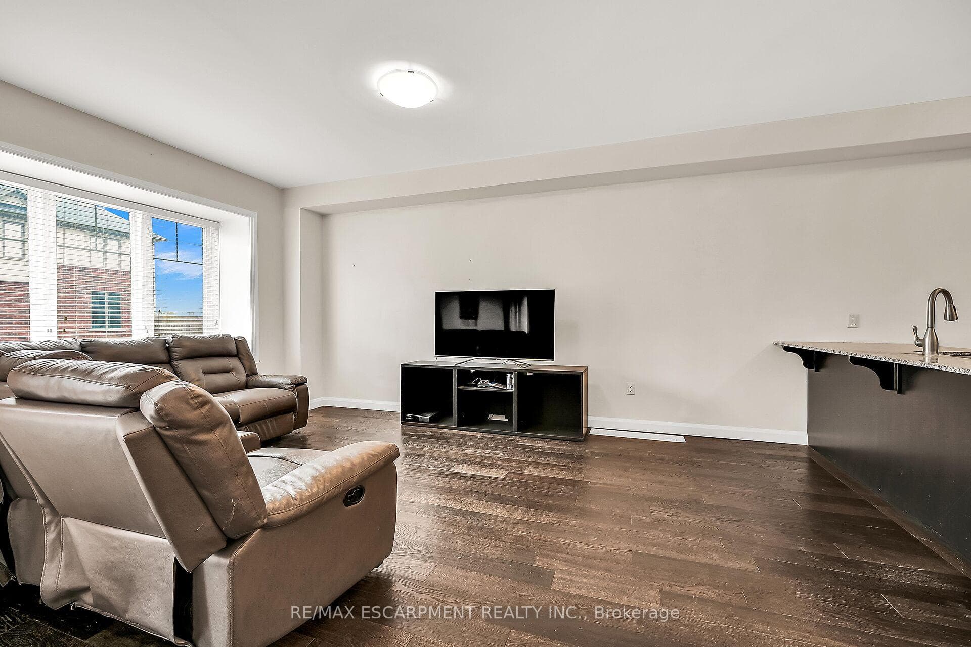 1169 Garner Road Unit 17 photo 4